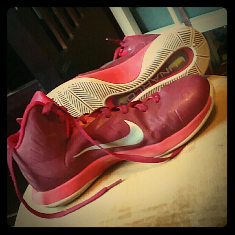 Nike basketball shoe